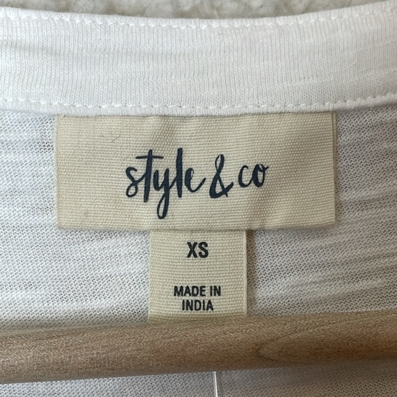 NWT Style & Co Womens Winter White Embroidered Floral Knit Henley Top XSMALL - Picture 2 of 6